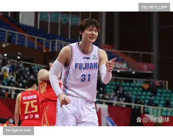 王哲林贡献两双数据 上海内线支柱表现稳定